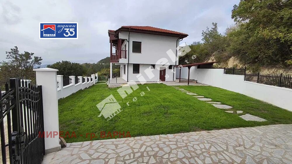 Продава КЪЩА, гр. Балчик, област Добрич