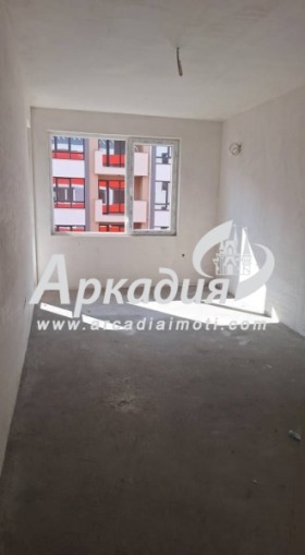 1 chambre Hristo Smirnenski, Plovdiv