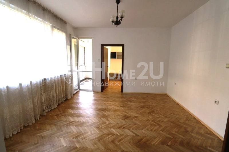 Продава  2-стаен град София , Гео Милев , 70 кв.м | 36182755