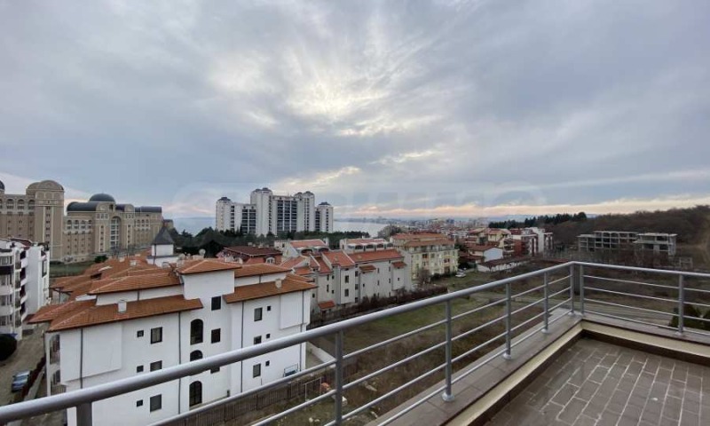 En venta  3+ dormitorios región Burgas , Sveti Vlas , 208 metros cuadrados | 29209446 - imagen [2]