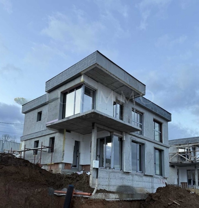 Продава КЪЩА в град София, гр. Банкя - 266 кв.м / 558 000 € » 1 091 353.14 лв., ЛУКСИММО