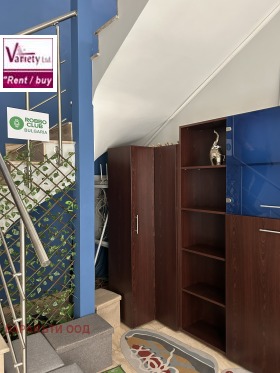 Oficina Tsentar, Sofia 10