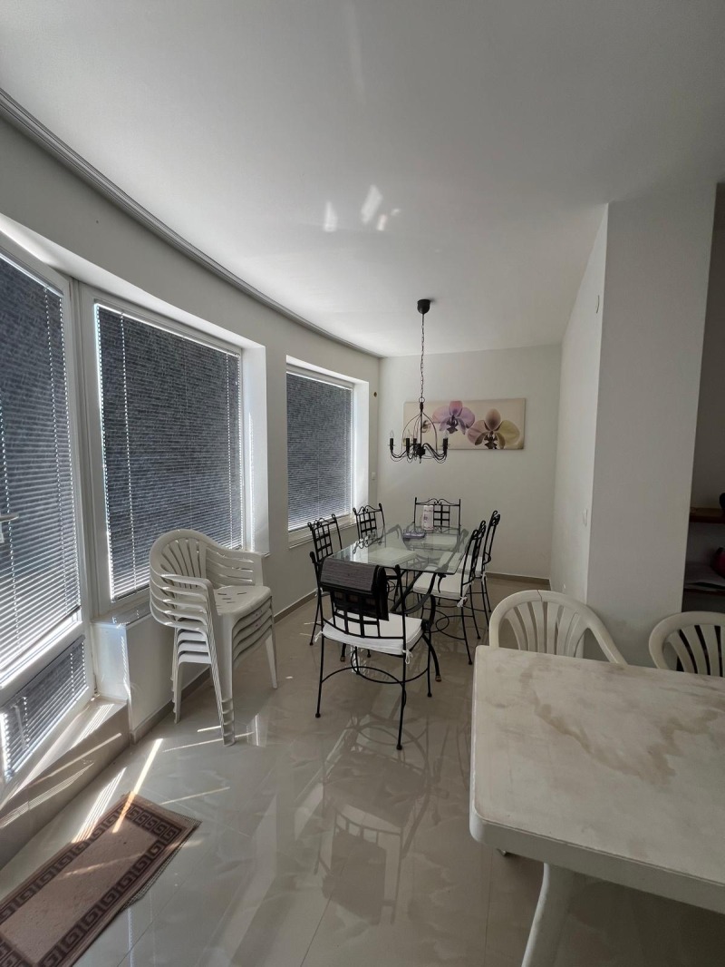 Myytävänä  2 makuuhuonetta Burgas , Sarafovo , 250 neliömetriä | 37748212 - kuva [6]