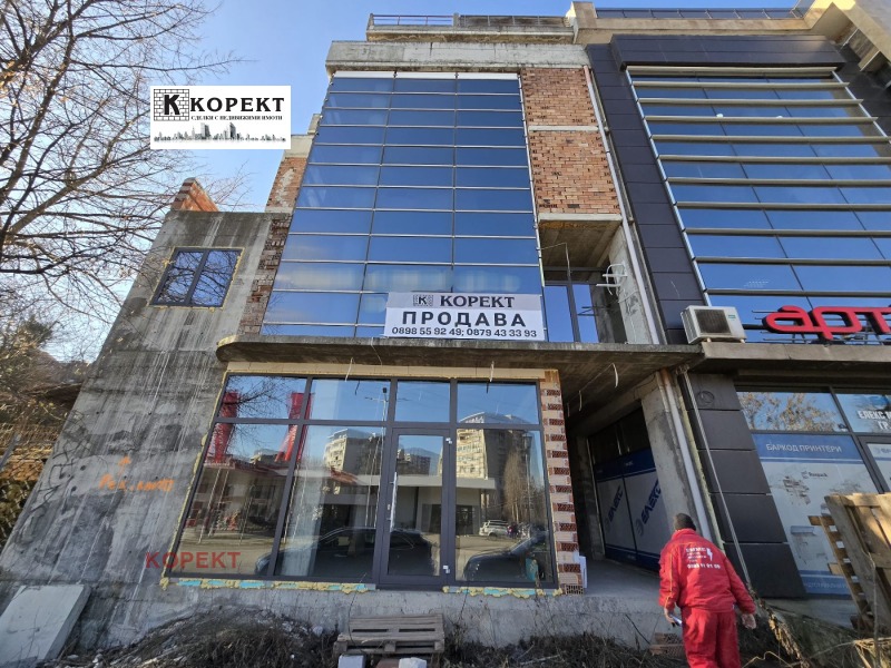 Продава МАГАЗИН в град Плевен, Широк център - 242 кв.м / 193 600 € » 378 648.69 лв., КОРЕКТ