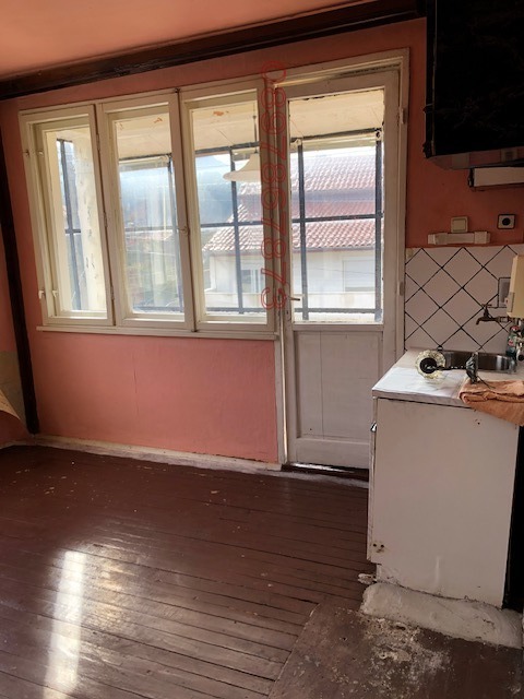 Продава ЕТАЖ ОТ КЪЩА, гр. Дупница, област Кюстендил, снимка 2 - Етаж от къща - 53061062