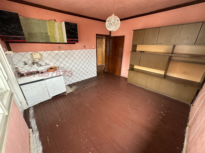 Продава ЕТАЖ ОТ КЪЩА, гр. Дупница, област Кюстендил, снимка 3 - Етаж от къща - 52769976