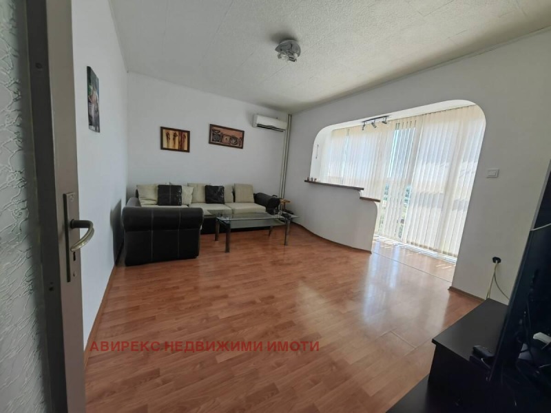 In vendita  2 camere da letto Plovdiv , Trakiia , 80 mq | 84474971