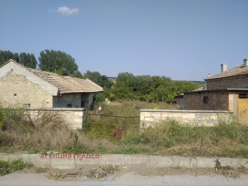 Продава КЪЩА, с. Ягнило, област Варна, снимка 2 - Къщи - 42034312