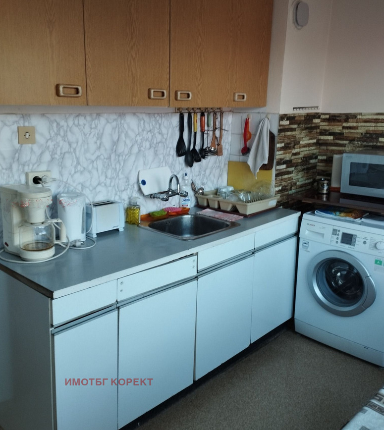 Продава 2-СТАЕН, гр. София, Младост 1А