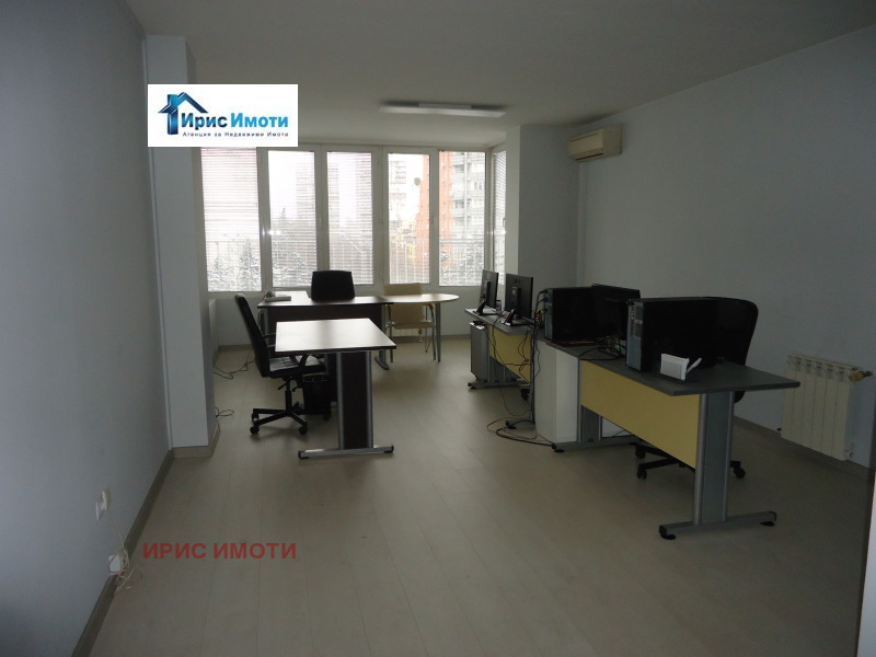 Продава 3-СТАЕН, гр. София, Гоце Делчев, снимка 1 - Aпартаменти - 49194235