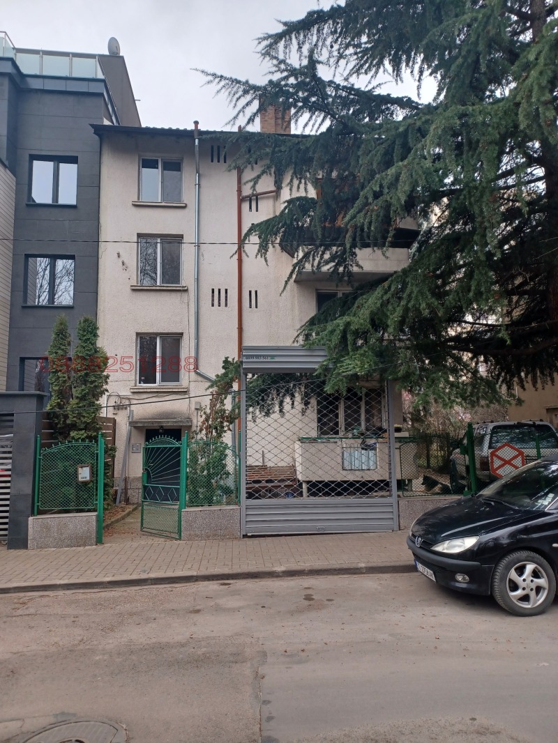 Продава ЕТАЖ ОТ КЪЩА, гр. София, Изток в Етаж от къща в гр. София ...