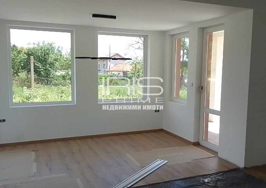 Продава КЪЩА, с. Хан Крум, област Шумен, снимка 2 - Къщи - 55925018