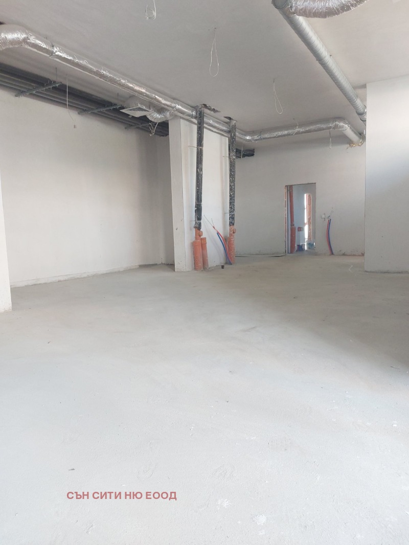 Eladó  Tárolás Sofia , Mladost 3 , 150 négyzetméter | 21101596