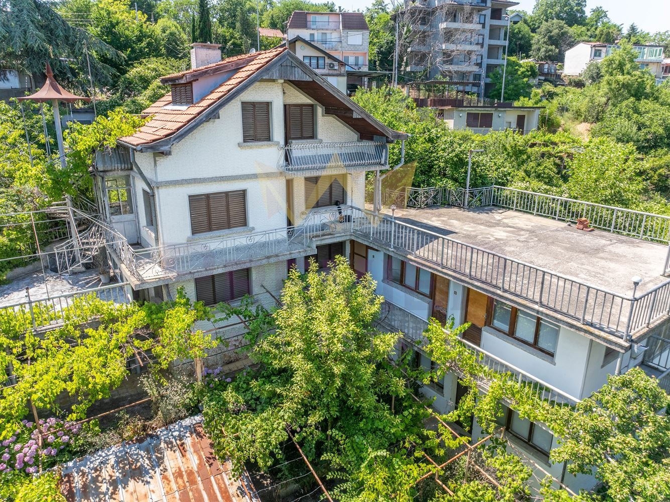 Продава КЪЩА, гр. Варна, к.к. Чайка