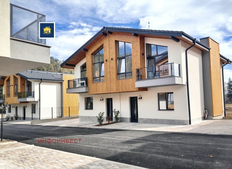 Продава КЪЩА в област Пазарджик, гр. Велинград - 210 кв.м / 300 000 € » 586 749.00 лв., ИНФОИНВЕСТ
