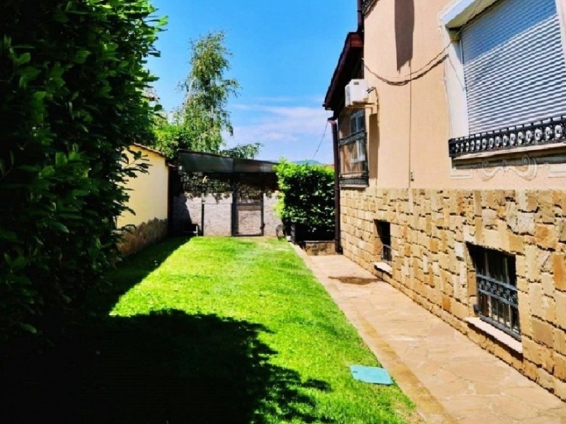 Продава КЪЩА, гр. София, гр. Банкя, снимка 3 - Къщи - 52823378