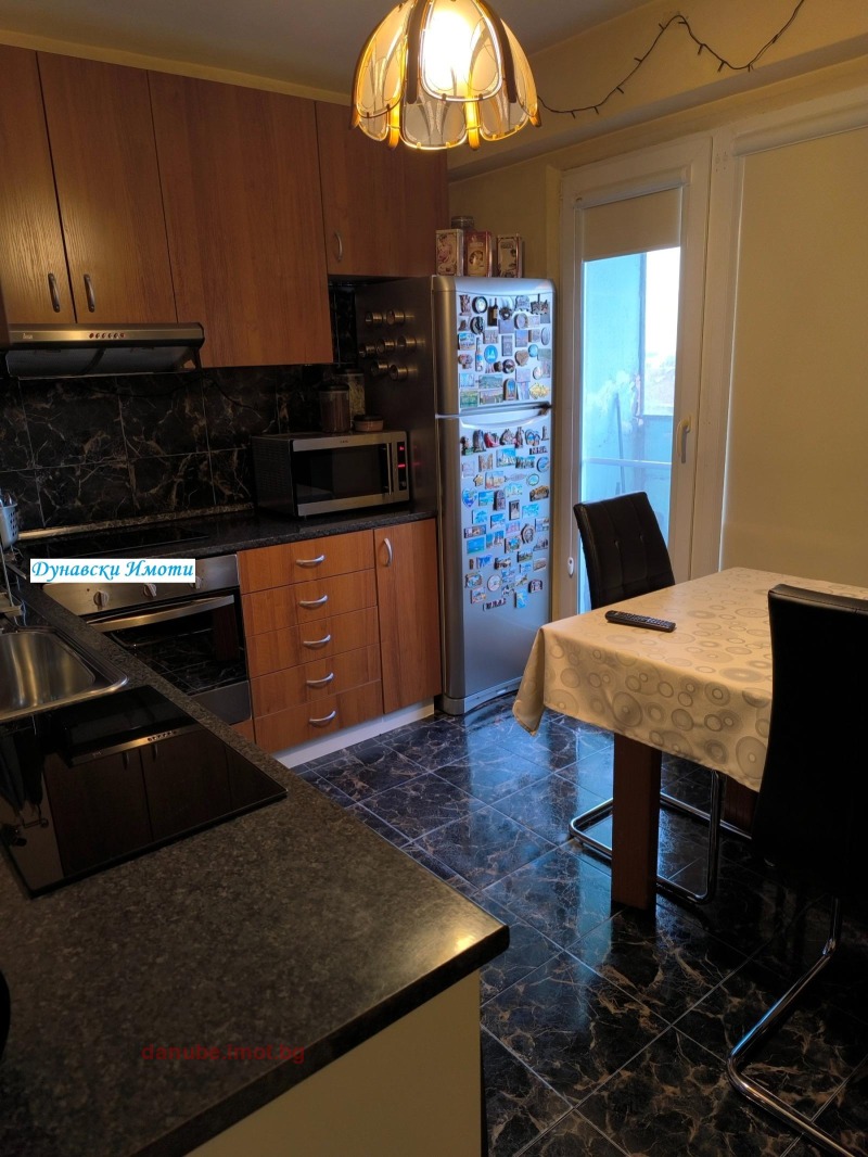 Продава  3-стаен град Русе , Център , 100 кв.м | 33131829 - изображение [2]