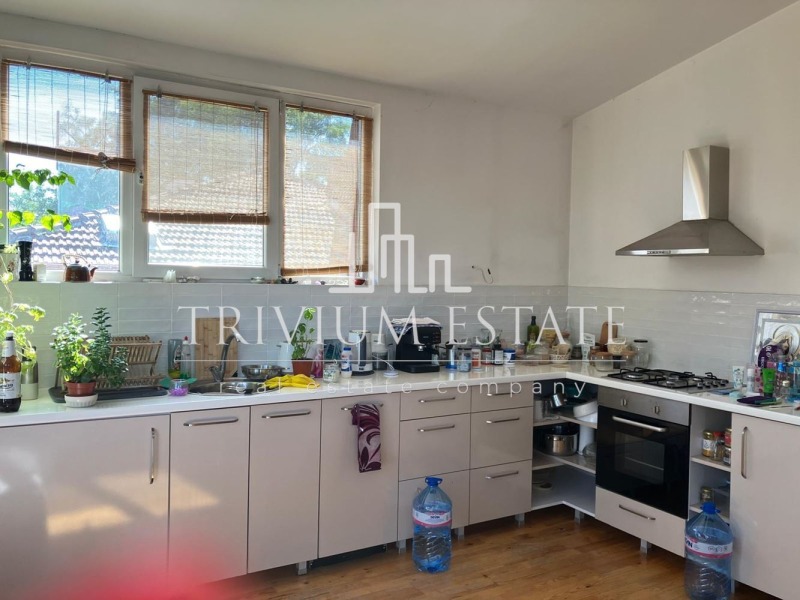 Продава ЕТАЖ ОТ КЪЩА, гр. Пловдив, Център, снимка 5 - Етаж от къща - 53093102