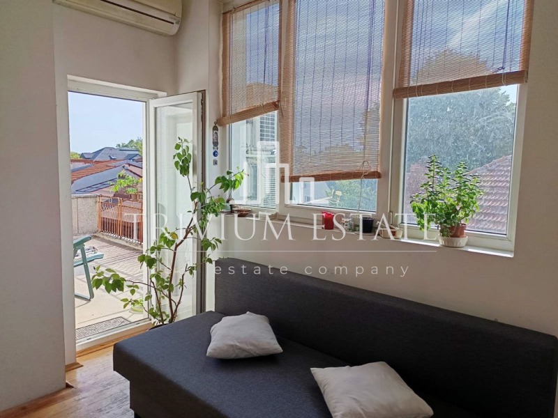 Продава ЕТАЖ ОТ КЪЩА, гр. Пловдив, Център, снимка 3 - Етаж от къща - 53093102