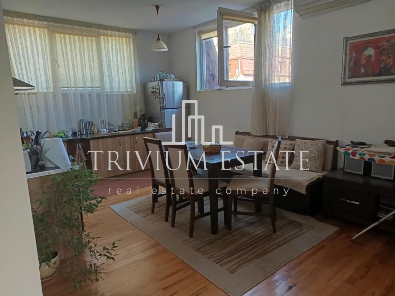 Продава ЕТАЖ ОТ КЪЩА, гр. Пловдив, Център, снимка 10 - Етаж от къща - 53093102