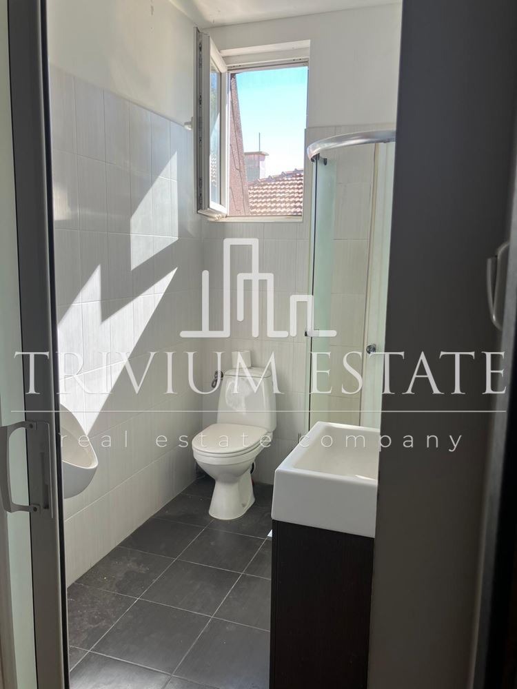 Продава ЕТАЖ ОТ КЪЩА, гр. Пловдив, Център, снимка 7 - Етаж от къща - 53093102