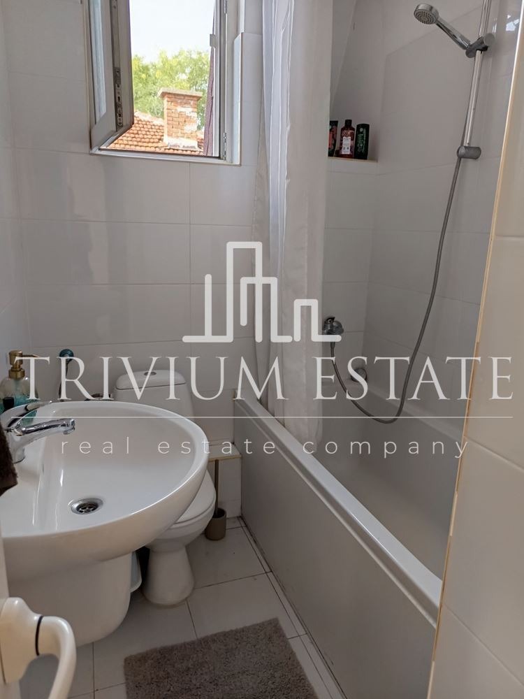 Продава ЕТАЖ ОТ КЪЩА, гр. Пловдив, Център, снимка 6 - Етаж от къща - 53093102