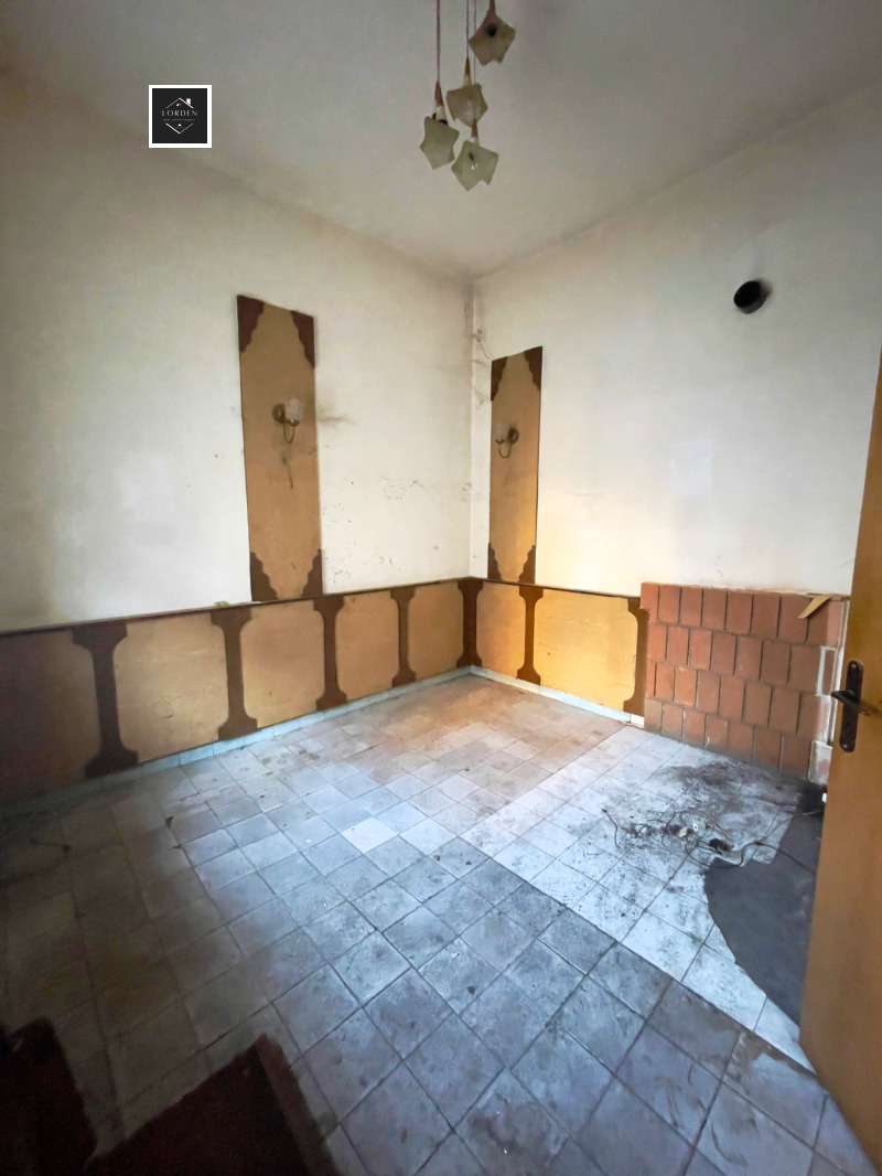 Продава ЕТАЖ ОТ КЪЩА, гр. Пазарджик, Идеален център, снимка 6 - Етаж от къща - 53108094