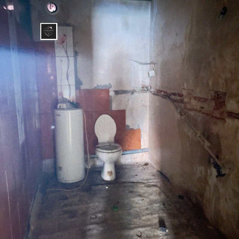 Продава ЕТАЖ ОТ КЪЩА, гр. Пазарджик, Идеален център, снимка 8 - Етаж от къща - 53108094