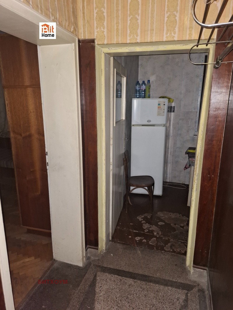 Продава ЕТАЖ ОТ КЪЩА, гр. София, Сухата река, снимка 6 - Етаж от къща - 53253939