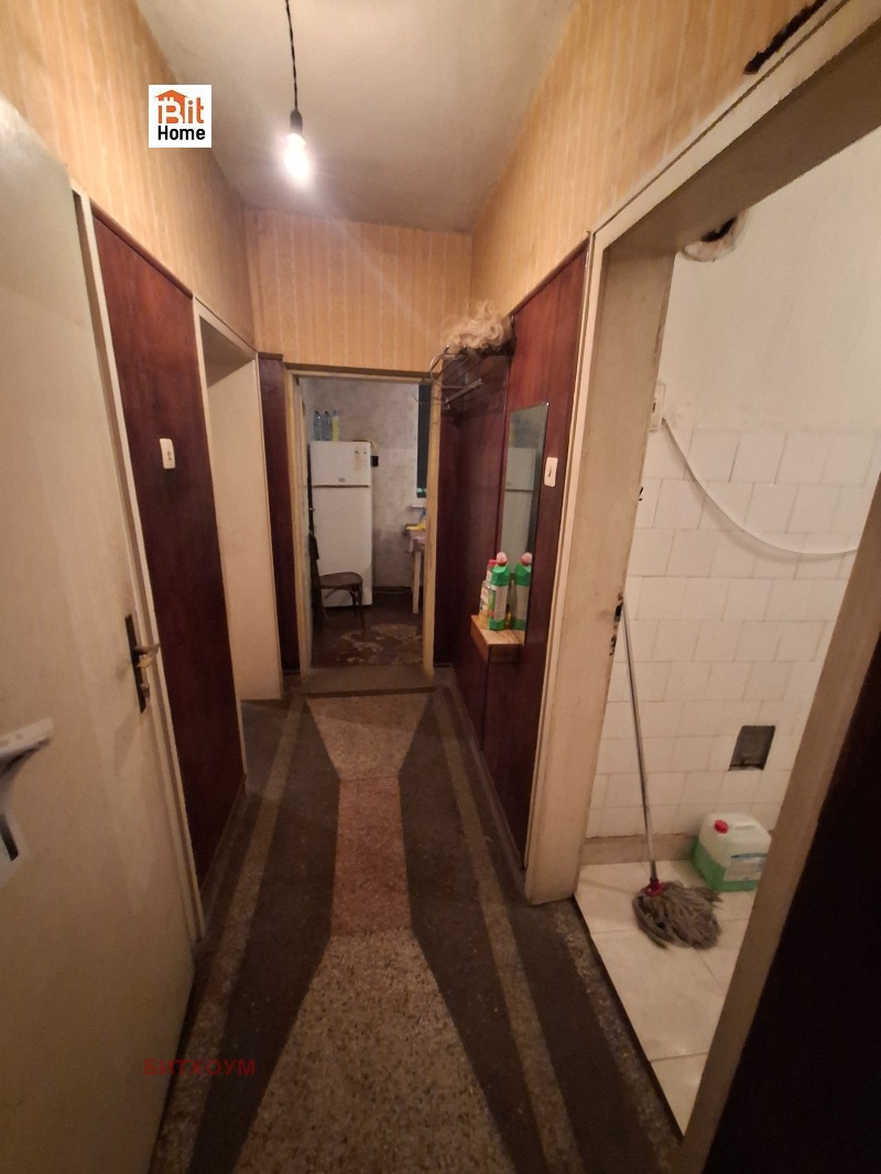 Продава ЕТАЖ ОТ КЪЩА, гр. София, Сухата река, снимка 2 - Етаж от къща - 53253939