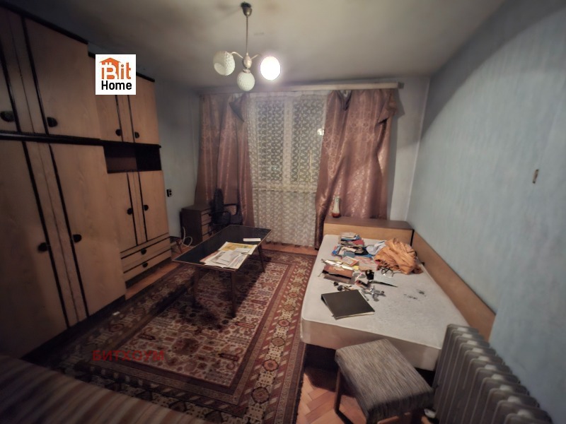 Продава ЕТАЖ ОТ КЪЩА, гр. София, Сухата река, снимка 8 - Етаж от къща - 53253939