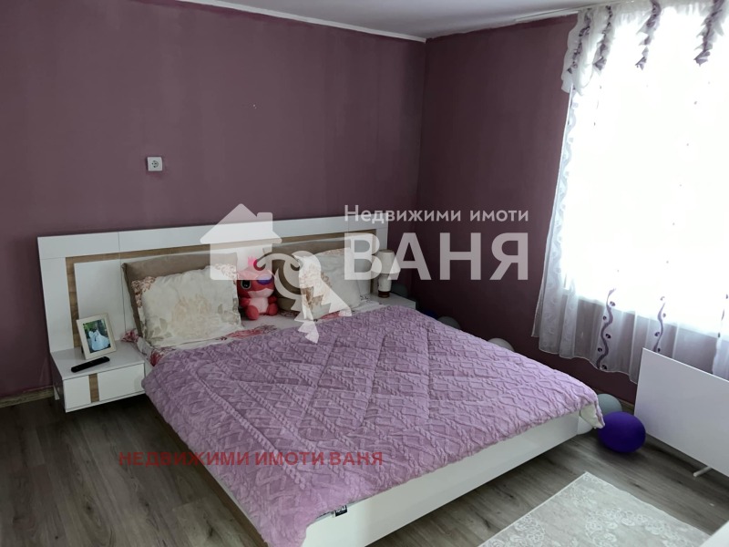 Продава КЪЩА, гр. Карлово, област Пловдив, снимка 2 - Къщи - 47983577