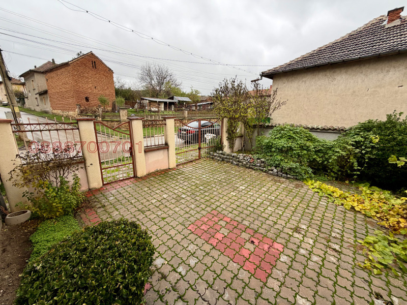 Продава КЪЩА, гр. Искър, област Плевен, снимка 2 - Къщи - 52844018
