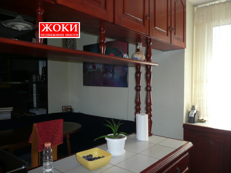 Продава КЪЩА, гр. Перник, Байкушева махала, снимка 2 - Къщи - 52734630