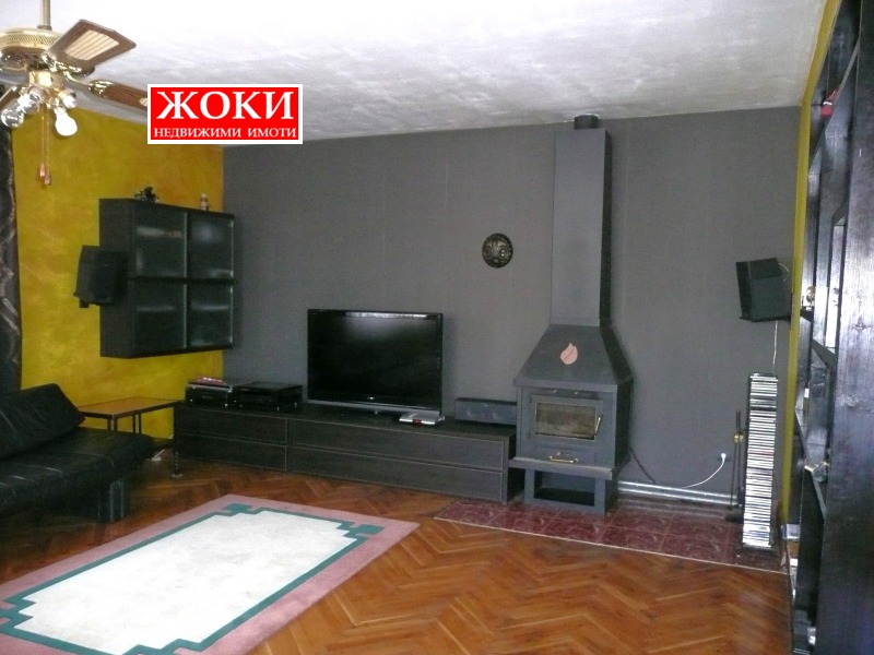 Продава КЪЩА, гр. Перник, Байкушева махала