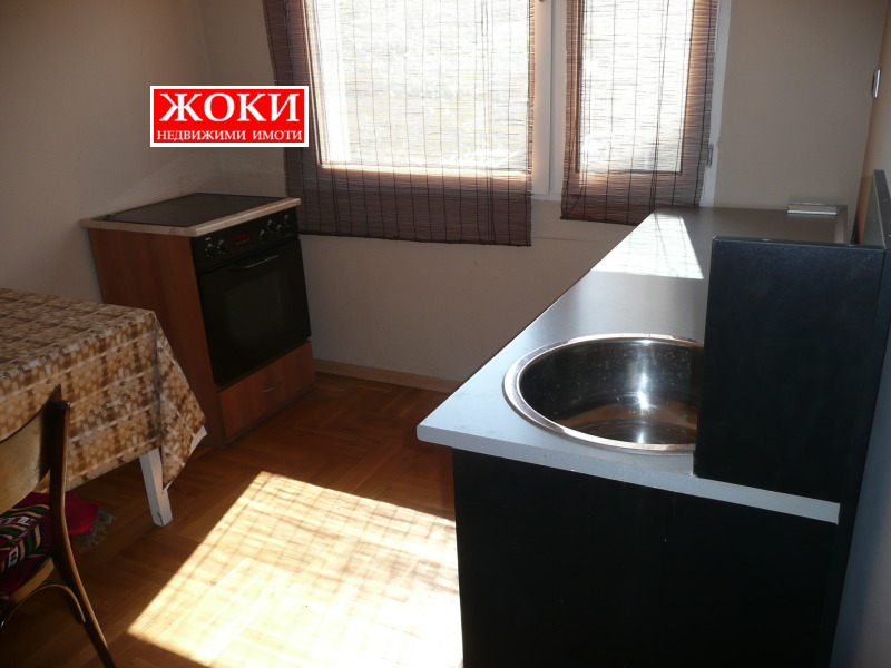 Продава КЪЩА, гр. Перник, Байкушева махала, снимка 3 - Къщи - 52734630