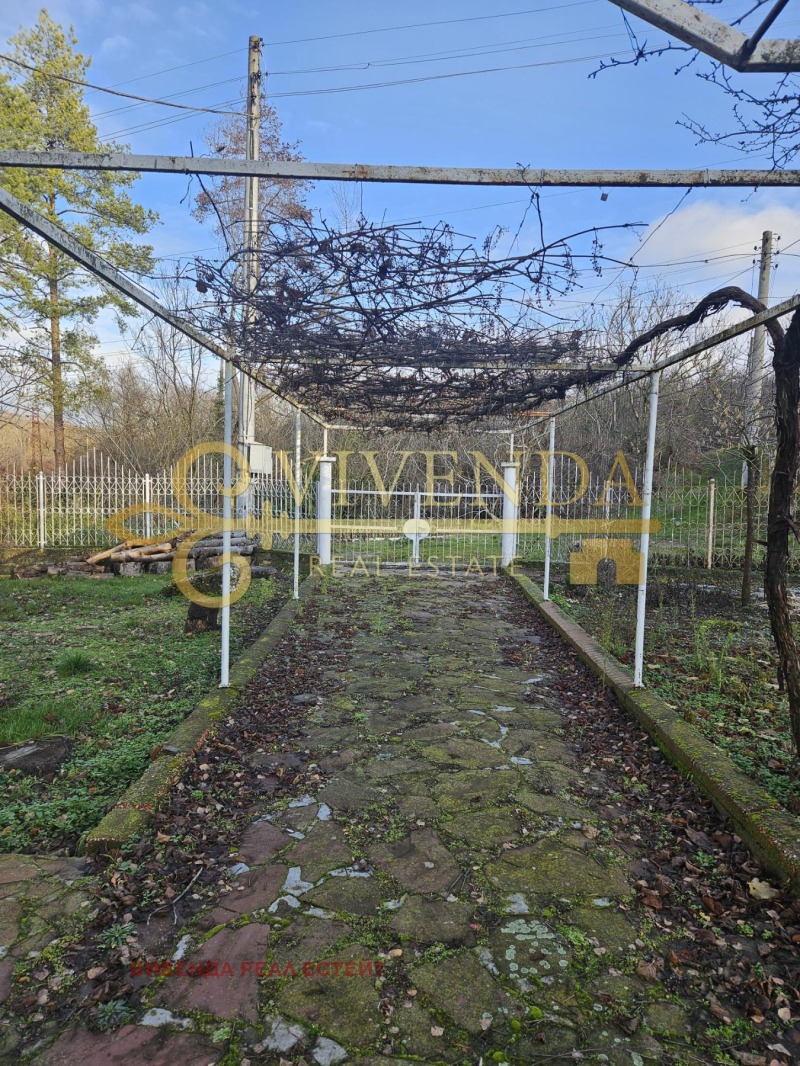 Продава КЪЩА, с. Тученица, област Плевен, снимка 6 - Къщи - 53008090