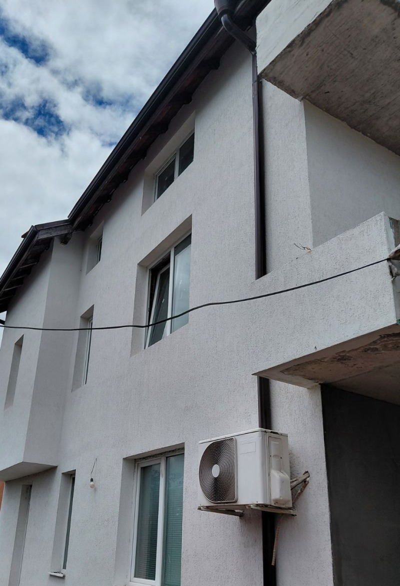 Продава  Къща област Пловдив , с. Скутаре , 280 кв.м | 37243120