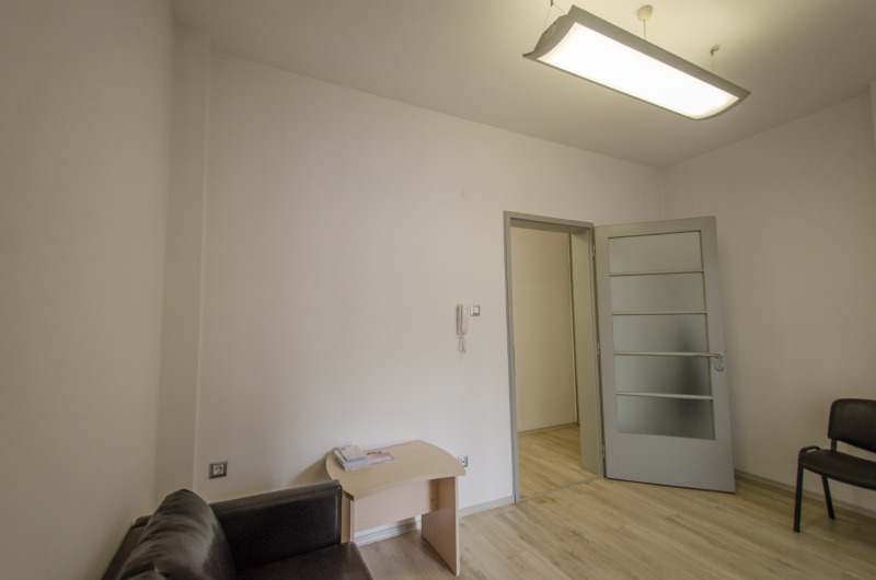 Продава 3-СТАЕН, гр. Габрово, Център, снимка 15 - Апартаменти - 53370042