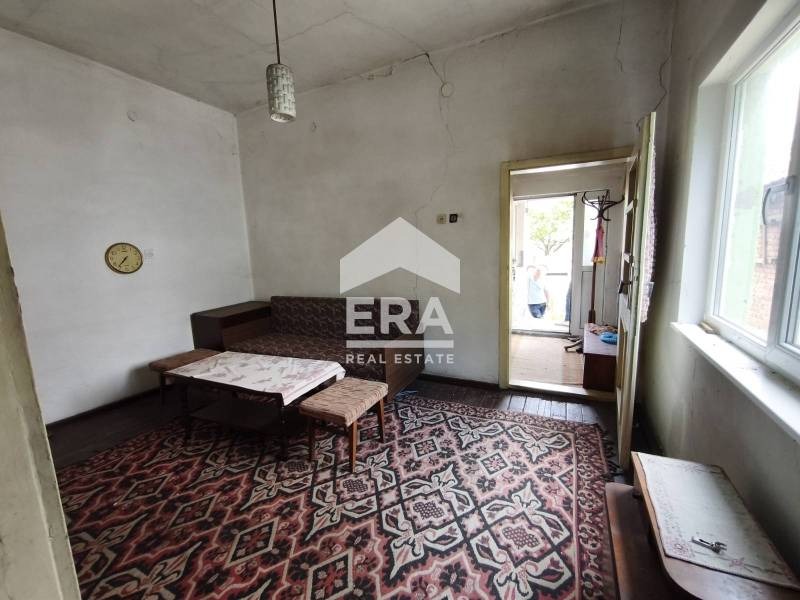 Продава КЪЩА, гр. Ямбол, Каргон, снимка 2 - Къщи - 54835667