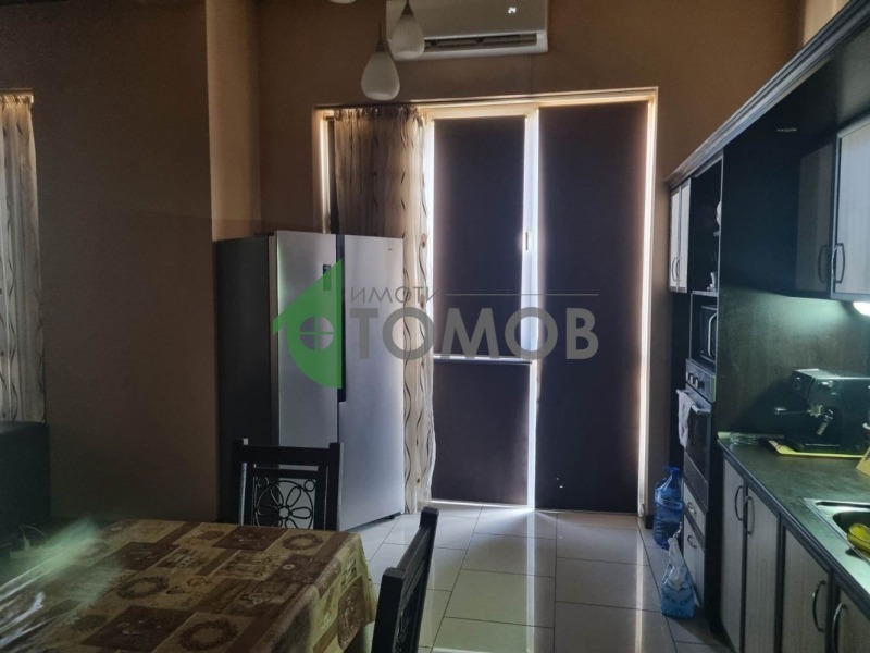 Продава 3-СТАЕН, гр. Шумен, Център, снимка 2 - Апартаменти - 52378062