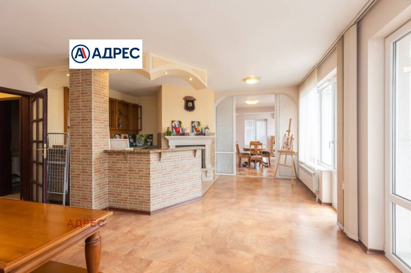 In vendita  3+ camere da letto Varna , Briz , 190 mq | 75188609