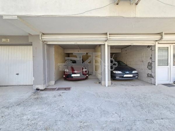 In vendita  Box auto Varna , Tsveten kvartal , 31 mq | 83071970