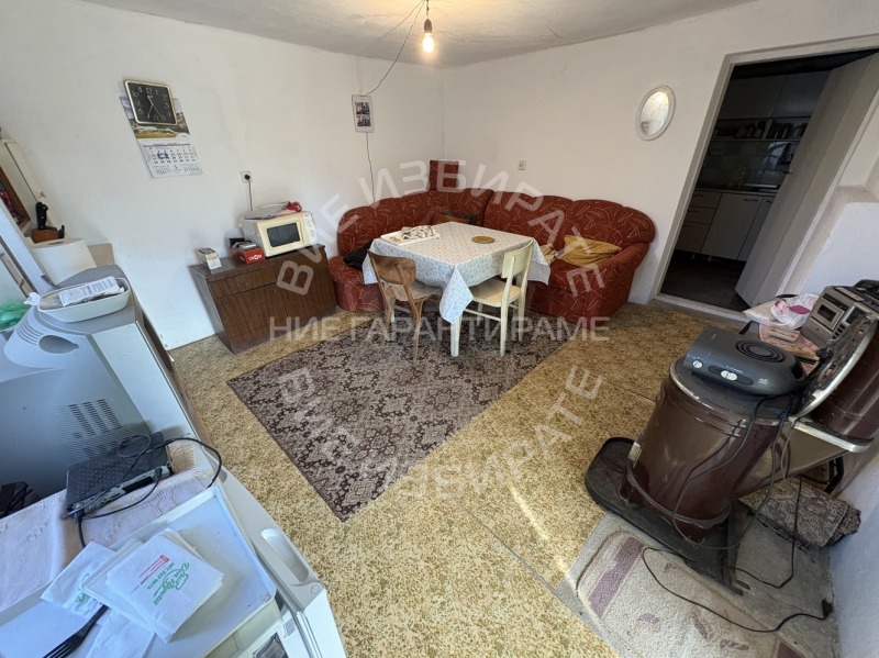 Продава КЪЩА, с. Детелина, област Варна, снимка 3 - Къщи - 52409190