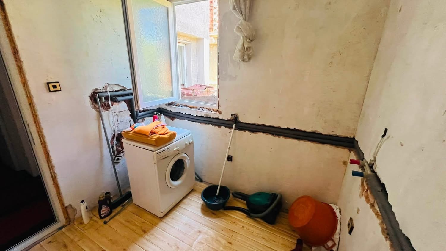 Продава ЕТАЖ ОТ КЪЩА, гр. Берковица, област Монтана, снимка 8 - Етаж от къща - 55612474