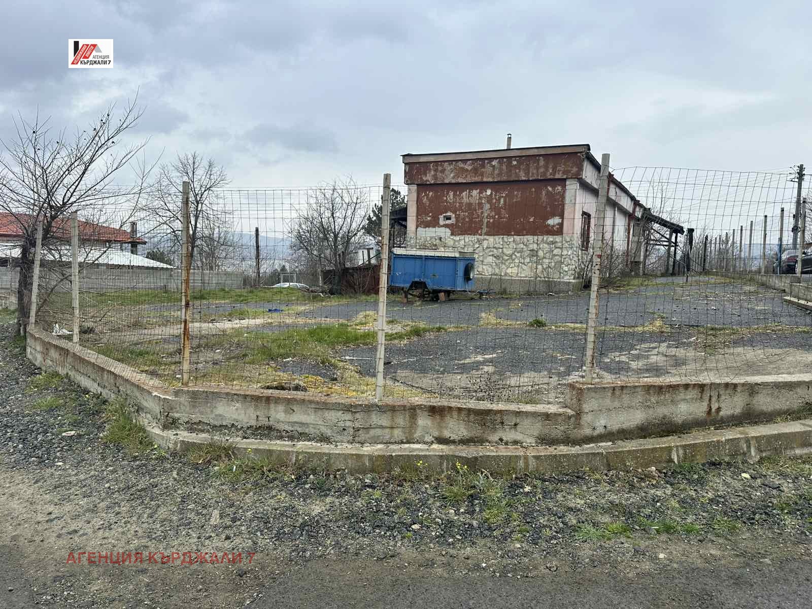 Продава МАГАЗИН, с. Сипей, област Кърджали, снимка 3 - Магазини - 53893602