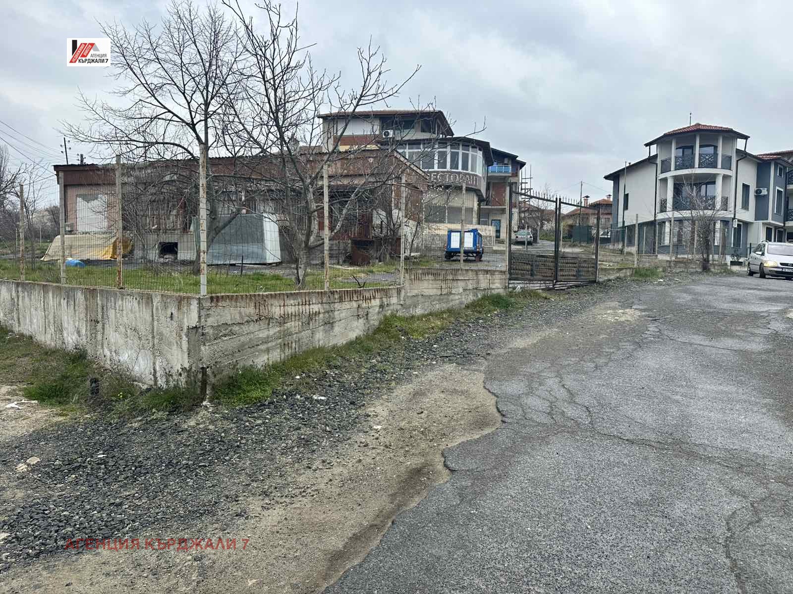 Продава МАГАЗИН, с. Сипей, област Кърджали, снимка 11 - Магазини - 53893602