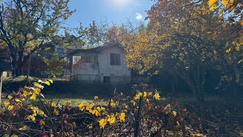 Продава КЪЩА в град София, Горна баня - 359 кв.м / 64 900 € » 126 933.37 лв.