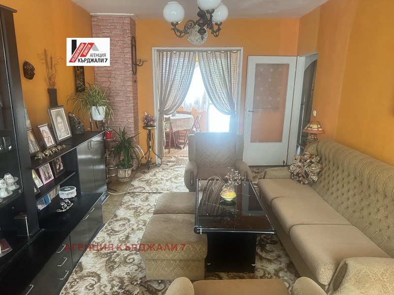 Satılık  3+ yatak odası Kardjali , Vazrojdenci , 100 metrekare | 23146658