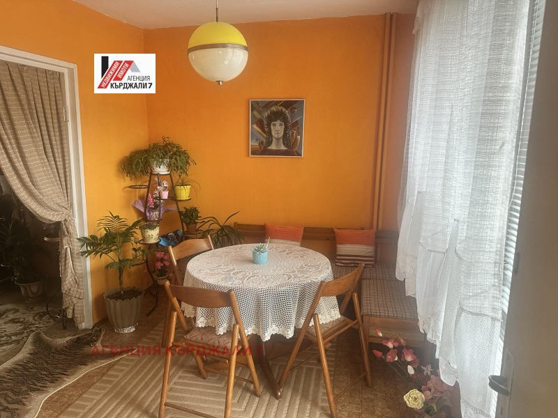 Satılık  3+ yatak odası Kardjali , Vazrojdenci , 100 metrekare | 23146658 - görüntü [4]